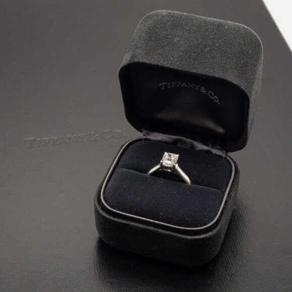 MINT! TIFFANY AND CO VVS 1CT++ PLATINUM WEDDING RING WITH BOX AND PAPER!! - Picture 2 of 10